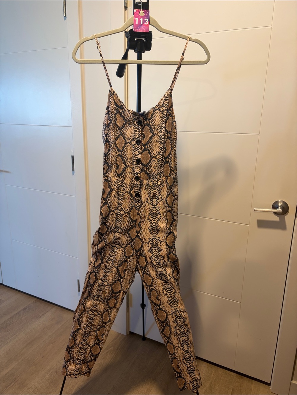113 UK2la snake skin, pattern, black and soft pink